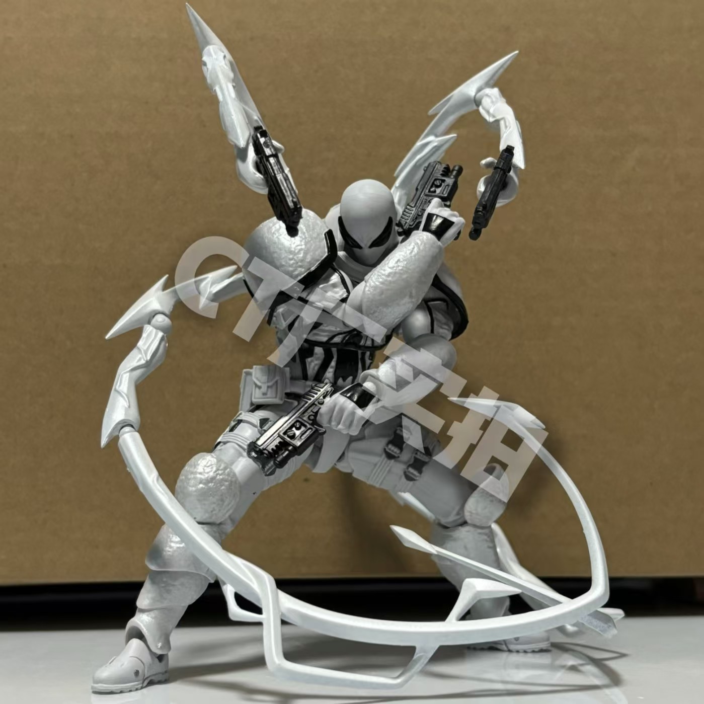Ct tokoh aksi Venom Putih Ko b - Model Kit Venom ulasan dan harga